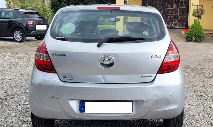 Hyundai i20 cena 9700 przebieg: 137000, rok produkcji 2010 z Kielce małe 191